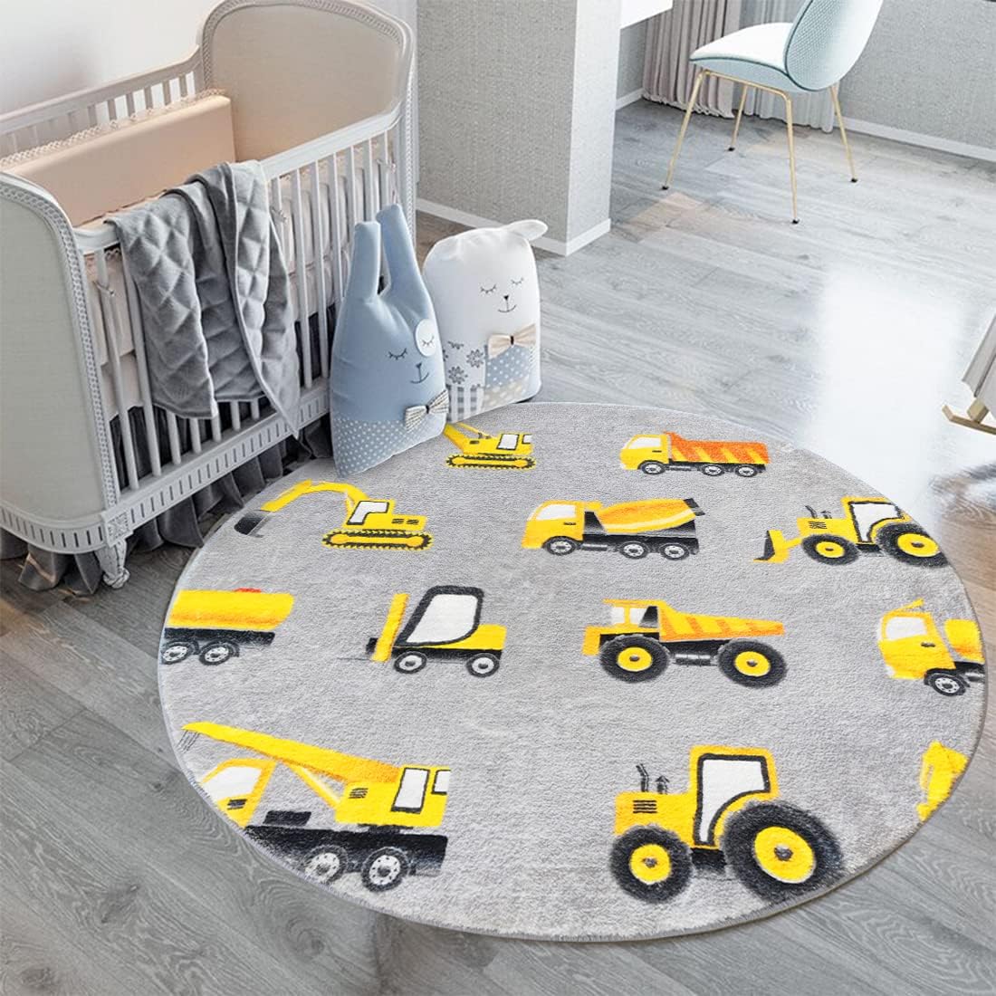 グレーの建設車両ラウンドラグ、黄色の掘削機トラック、赤ちゃん - Baby Nursery Yellow のレビューと価格