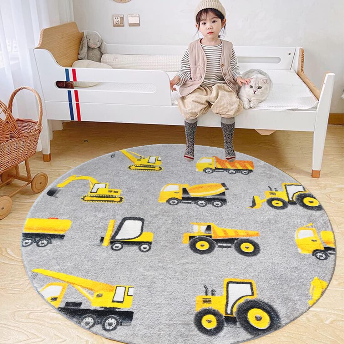 グレーの建設車両ラウンドラグ、黄色の掘削機トラック、赤ちゃん - Baby Nursery Yellow のレビューと価格